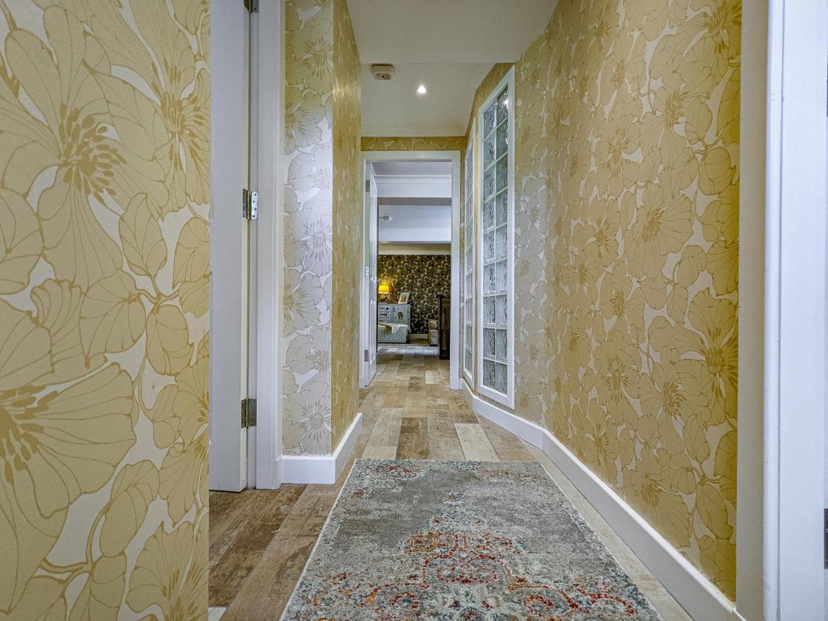 Beautiful Listed Flat With Private Garden, Birnam Apartment Exterior photo